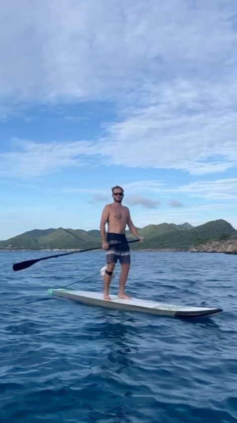 Super nice Blue Room SUP tour with @claudegratton and @carograttonyoga. The clouds broke just in time for flat seas and clear water 🌈 Thank you guys for joining us! 

Link in bio to book your tour!

#rightnowincuracao #blueroom #supcuracao #supcaribbean